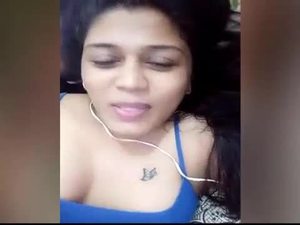 Desi girl having hot live show on cam